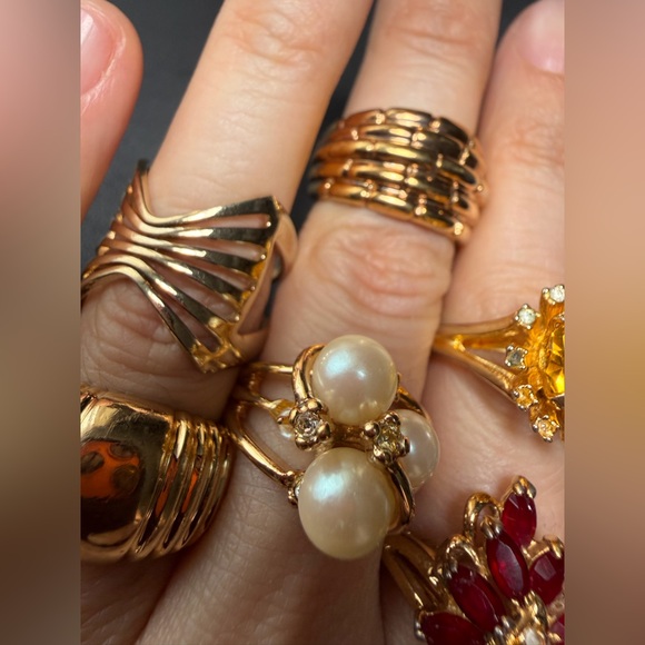 Set of Vintage Gold Tone Statement Ring Lot (7) - Picture 3 of 16